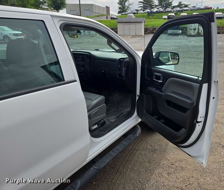 image for item EF1684 2014 Chevrolet Silverado 1500 Crew Cab pickup truck