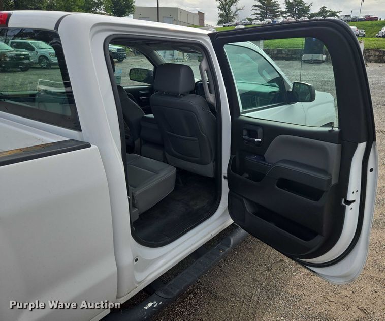 image for item EF1684 2014 Chevrolet Silverado 1500 Crew Cab pickup truck