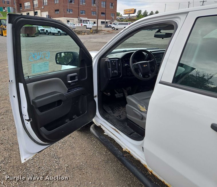 image for item EF1685 2016 Chevrolet Silverado 1500 Double Cab pickup truck