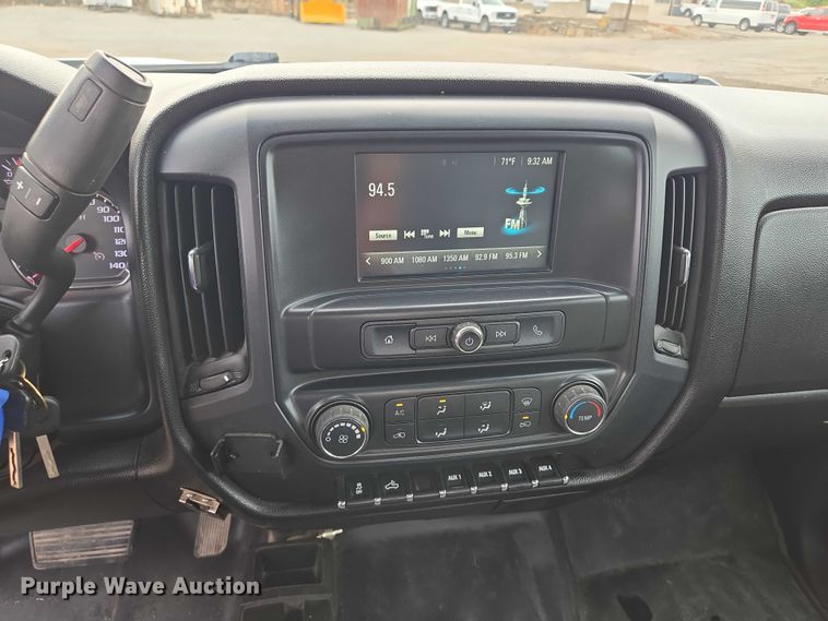 image for item EF1685 2016 Chevrolet Silverado 1500 Double Cab pickup truck