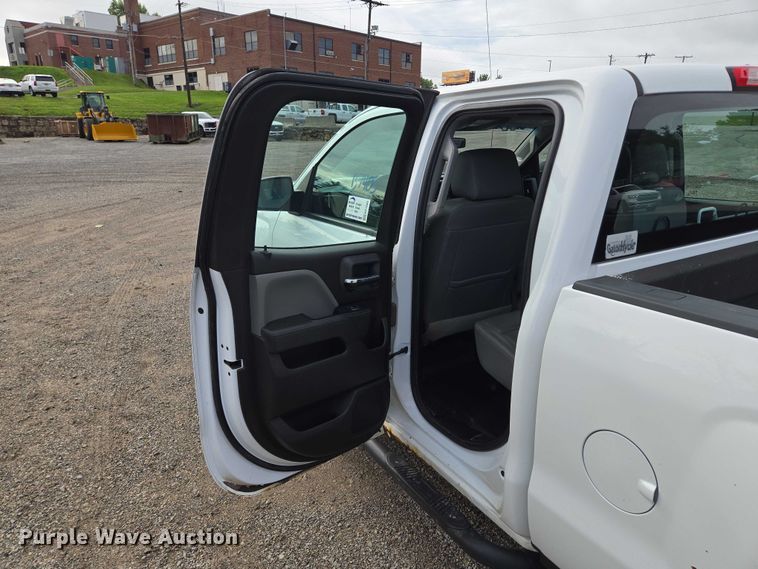 image for item EF1685 2016 Chevrolet Silverado 1500 Double Cab pickup truck