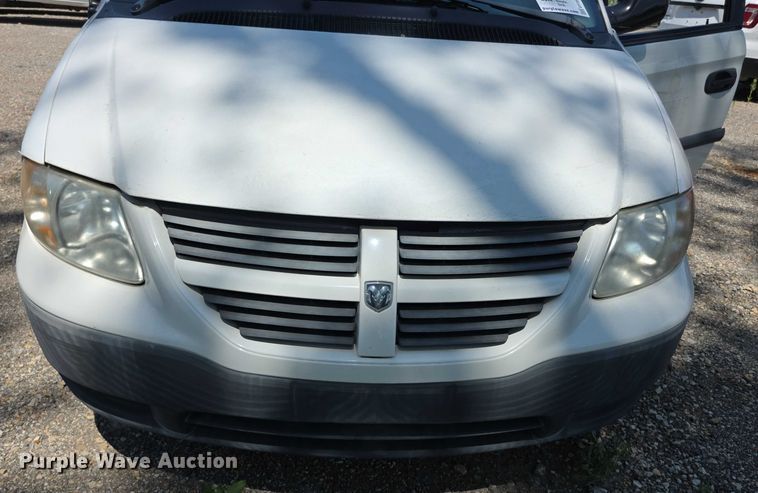 image for item EF3547 2005 Dodge Caravan van