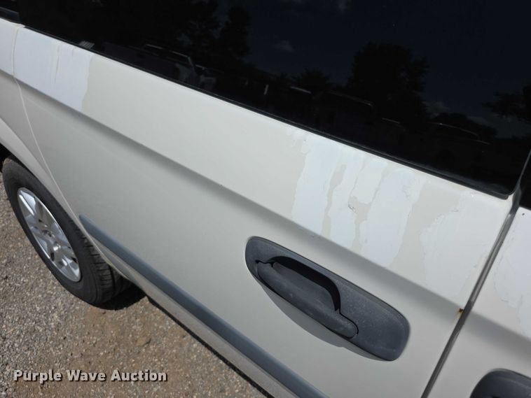 image for item EF3547 2005 Dodge Caravan van