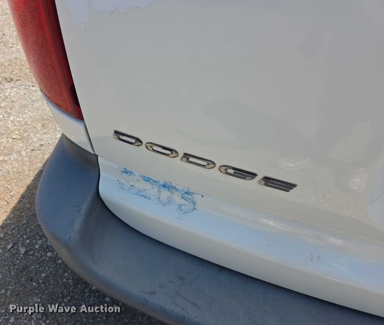 image for item EF3547 2005 Dodge Caravan van