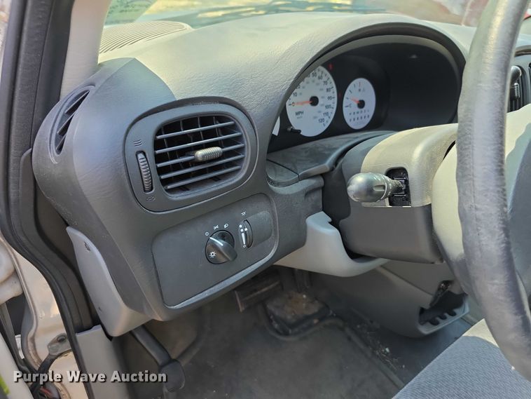 image for item EF3547 2005 Dodge Caravan van