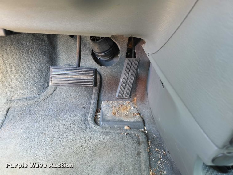 image for item EF3547 2005 Dodge Caravan van