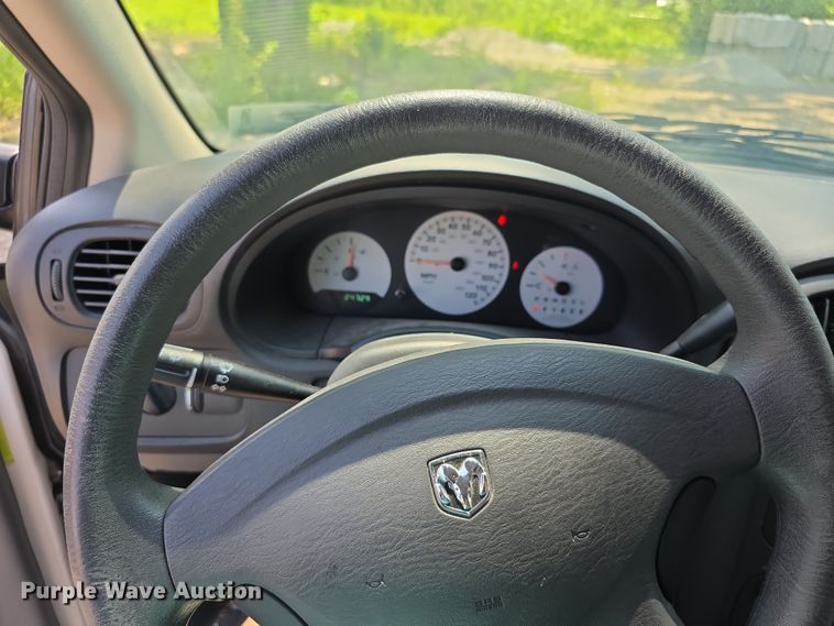 image for item EF3547 2005 Dodge Caravan van