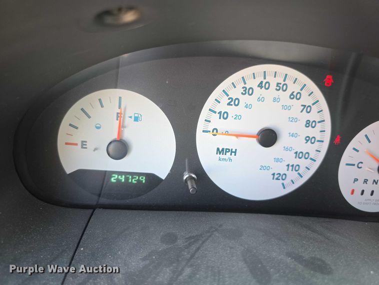 image for item EF3547 2005 Dodge Caravan van