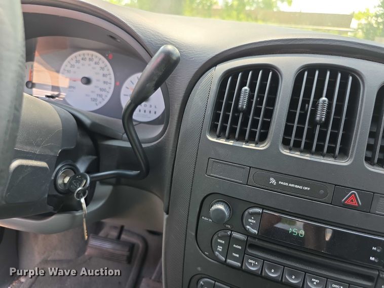 image for item EF3547 2005 Dodge Caravan van