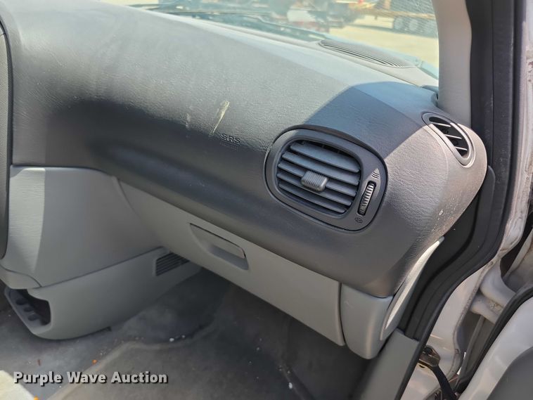 image for item EF3547 2005 Dodge Caravan van