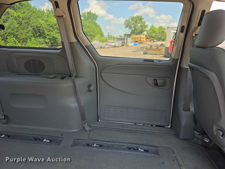 image for item EF3547 2005 Dodge Caravan van