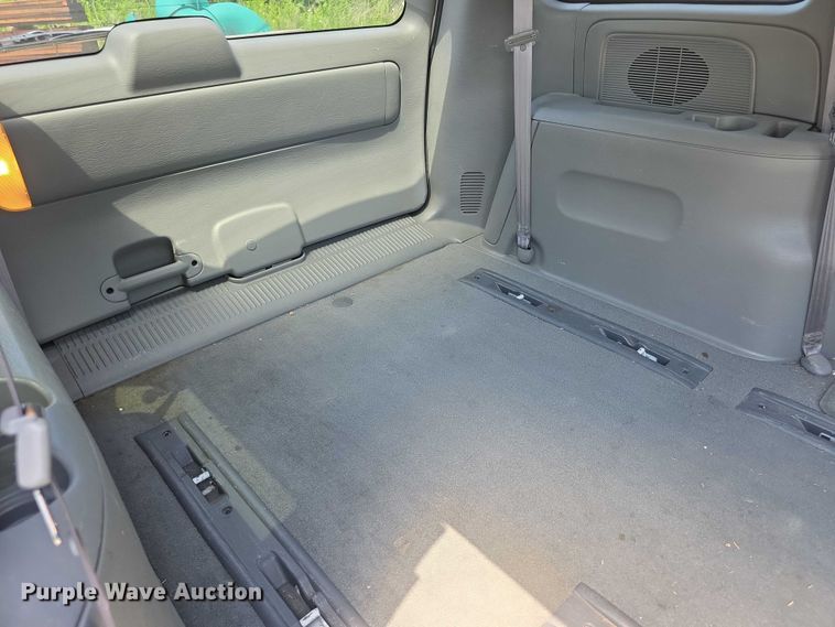 image for item EF3547 2005 Dodge Caravan van