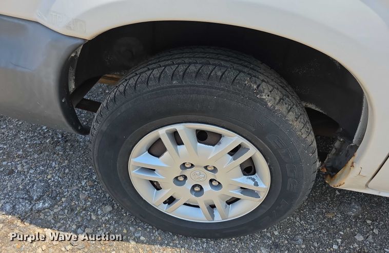 image for item EF3547 2005 Dodge Caravan van