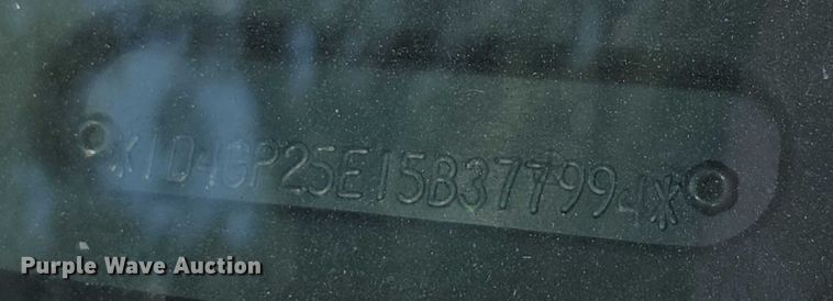 image for item EF3547 2005 Dodge Caravan van