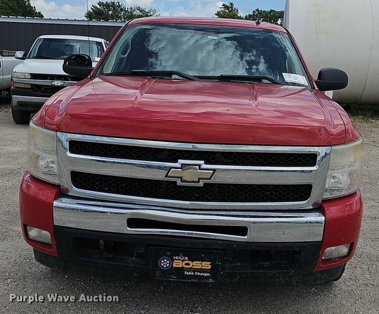 image for item EF3573 2011 Chevrolet Silverado 1500 Crew Cab pickup truck