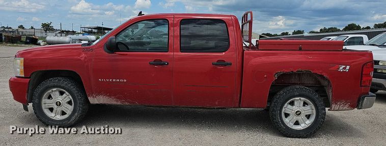 image for item EF3573 2011 Chevrolet Silverado 1500 Crew Cab pickup truck