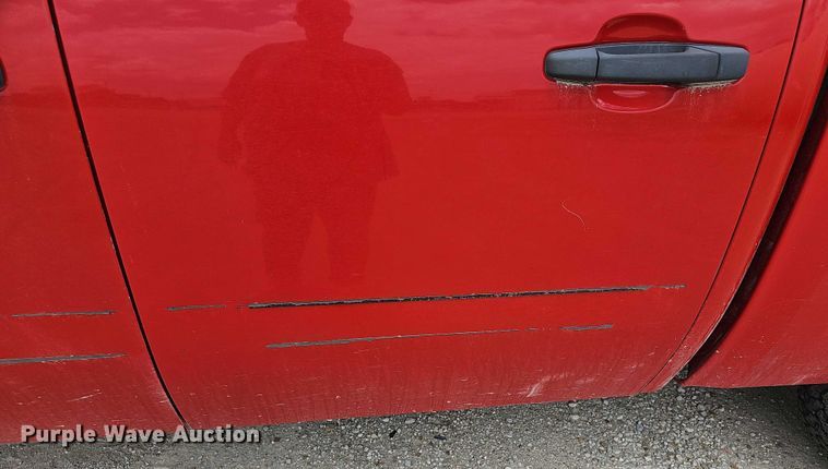 image for item EF3573 2011 Chevrolet Silverado 1500 Crew Cab pickup truck