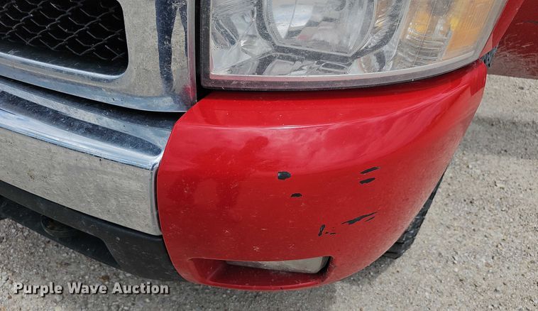 image for item EF3573 2011 Chevrolet Silverado 1500 Crew Cab pickup truck