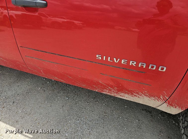 image for item EF3573 2011 Chevrolet Silverado 1500 Crew Cab pickup truck