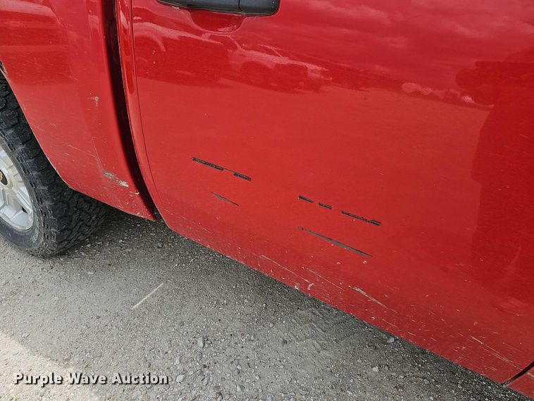 image for item EF3573 2011 Chevrolet Silverado 1500 Crew Cab pickup truck