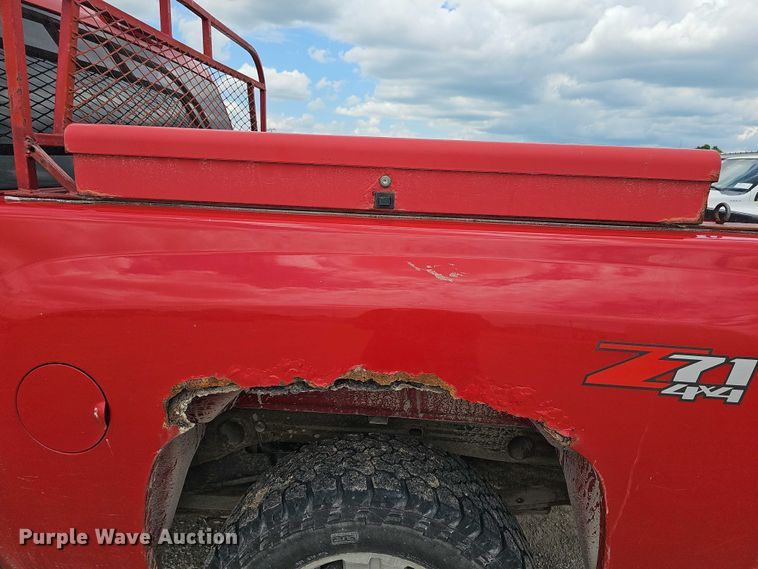 image for item EF3573 2011 Chevrolet Silverado 1500 Crew Cab pickup truck