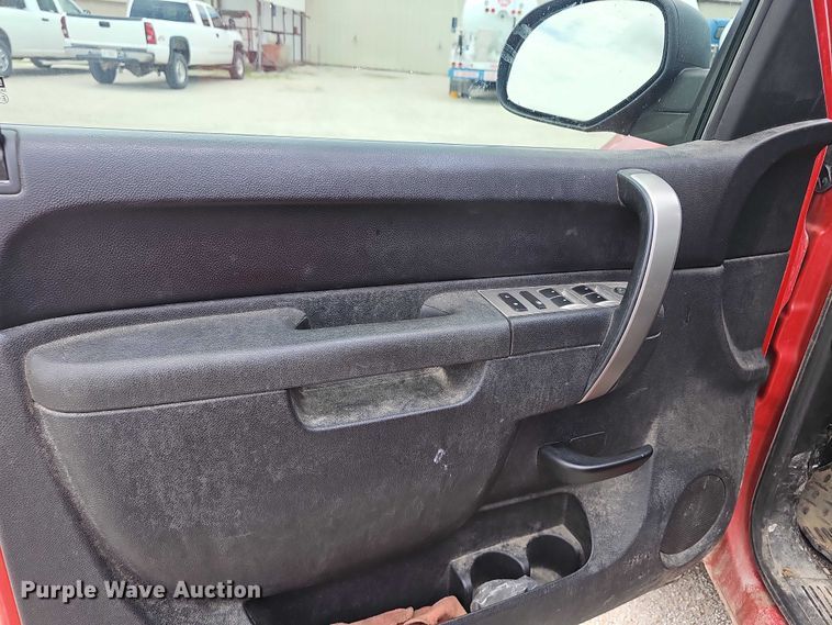 image for item EF3573 2011 Chevrolet Silverado 1500 Crew Cab pickup truck