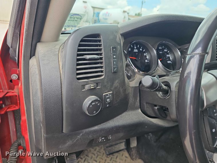 image for item EF3573 2011 Chevrolet Silverado 1500 Crew Cab pickup truck