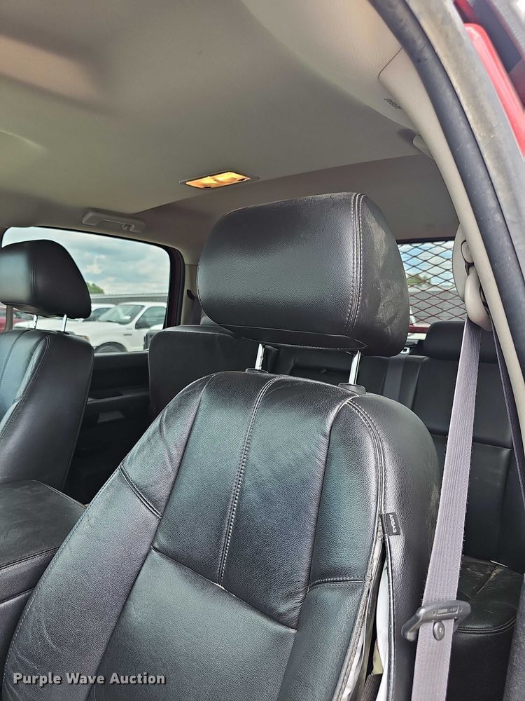 image for item EF3573 2011 Chevrolet Silverado 1500 Crew Cab pickup truck