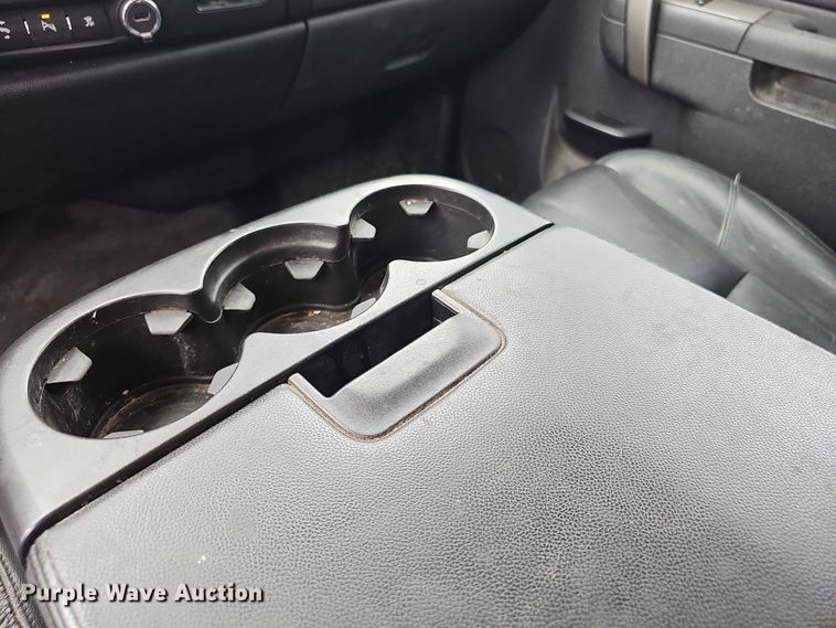 image for item EF3573 2011 Chevrolet Silverado 1500 Crew Cab pickup truck