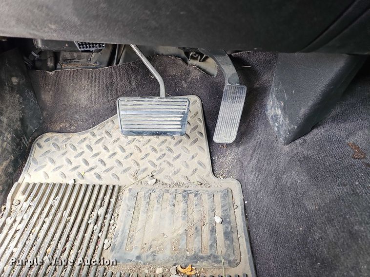 image for item EF3573 2011 Chevrolet Silverado 1500 Crew Cab pickup truck