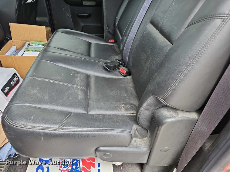 image for item EF3573 2011 Chevrolet Silverado 1500 Crew Cab pickup truck