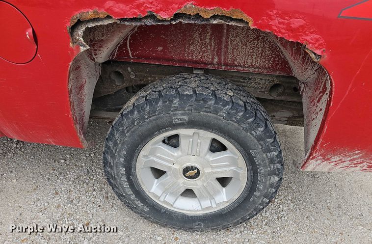 image for item EF3573 2011 Chevrolet Silverado 1500 Crew Cab pickup truck