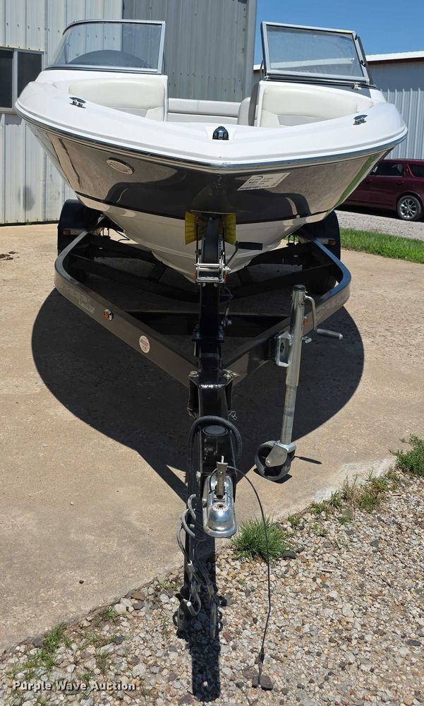 image for item EF3582 2020 Regal 1900 FasTrac boat