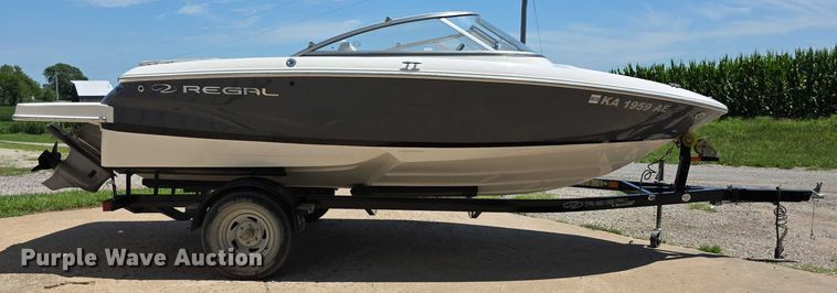 image for item EF3582 2020 Regal 1900 FasTrac boat