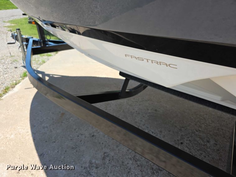 image for item EF3582 2020 Regal 1900 FasTrac boat