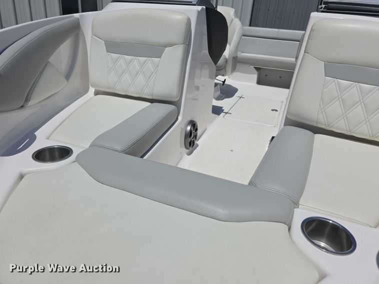 image for item EF3582 2020 Regal 1900 FasTrac boat