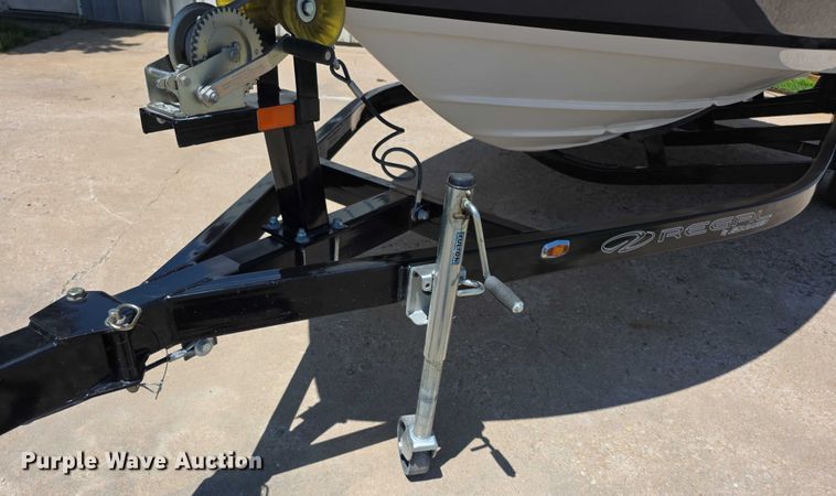 image for item EF3582 2020 Regal 1900 FasTrac boat