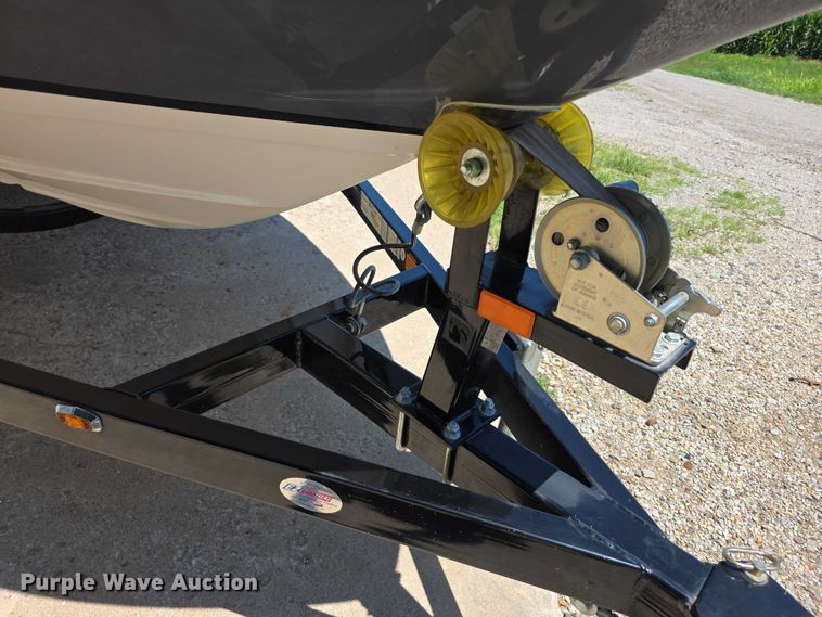 image for item EF3582 2020 Regal 1900 FasTrac boat