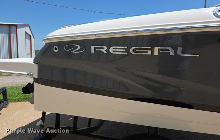 image for item EF3582 2020 Regal 1900 FasTrac boat