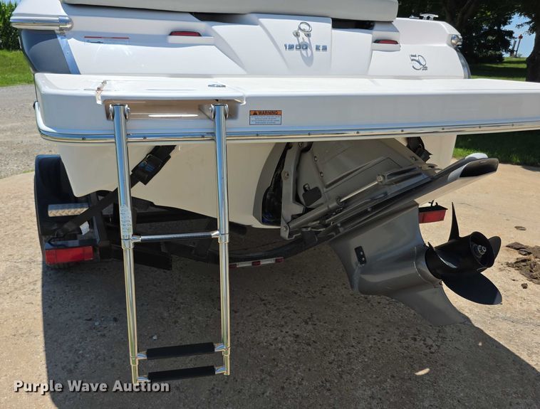 image for item EF3582 2020 Regal 1900 FasTrac boat