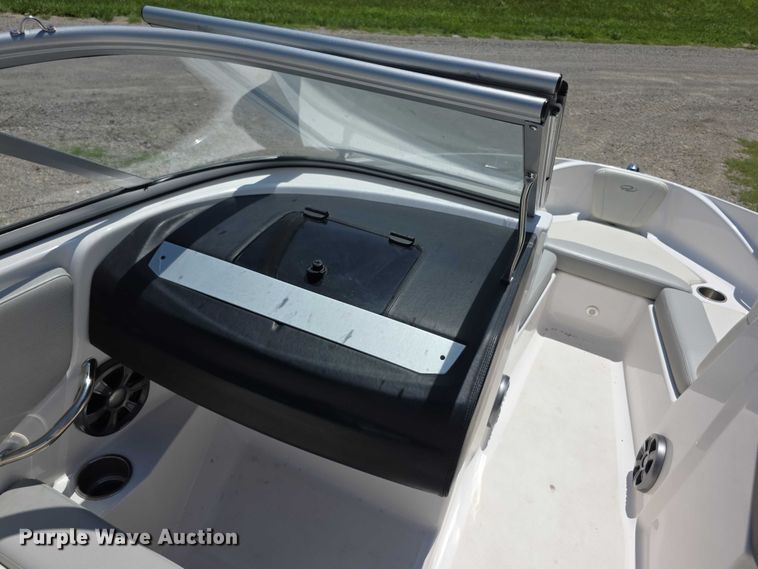 image for item EF3582 2020 Regal 1900 FasTrac boat