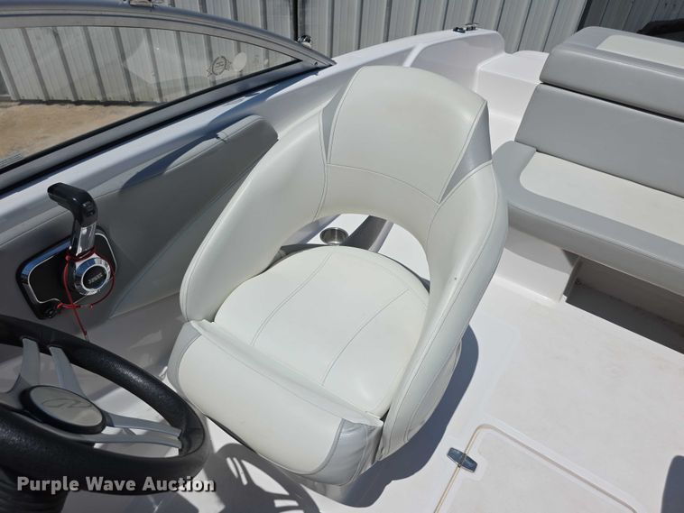 image for item EF3582 2020 Regal 1900 FasTrac boat