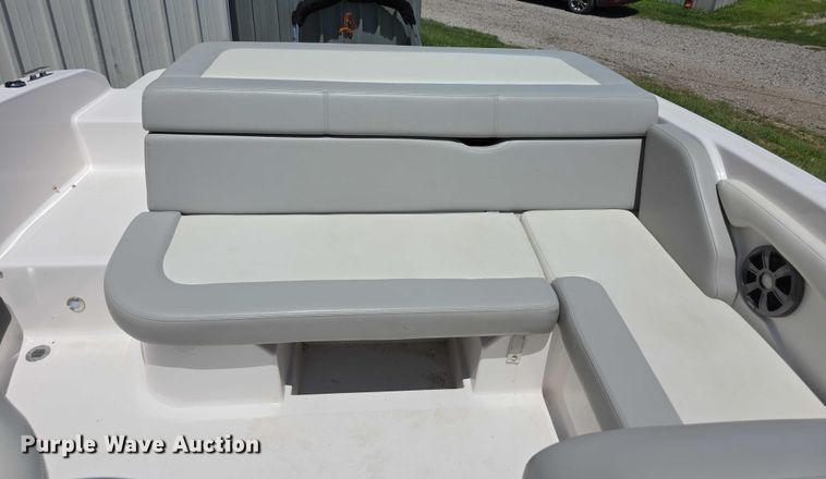 image for item EF3582 2020 Regal 1900 FasTrac boat