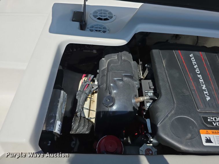 image for item EF3582 2020 Regal 1900 FasTrac boat