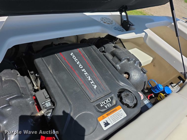 image for item EF3582 2020 Regal 1900 FasTrac boat