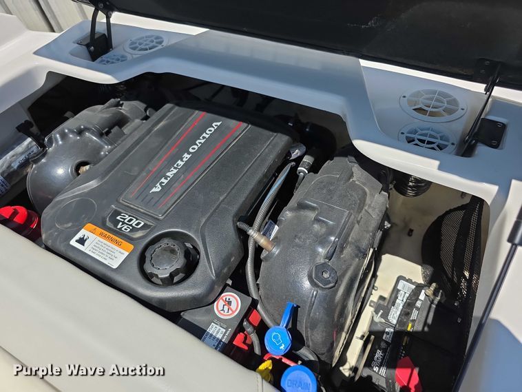 image for item EF3582 2020 Regal 1900 FasTrac boat