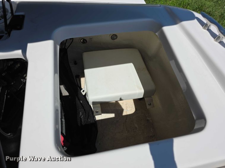 image for item EF3582 2020 Regal 1900 FasTrac boat