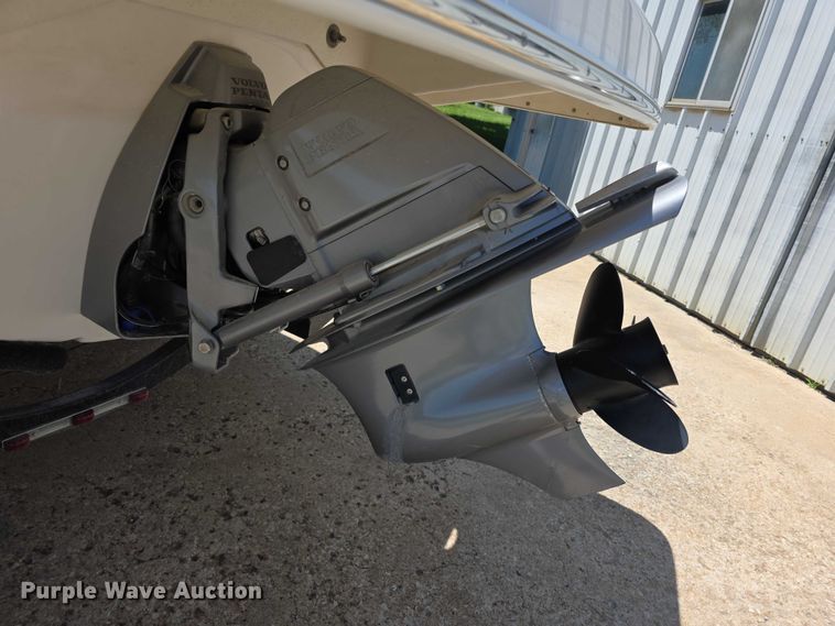 image for item EF3582 2020 Regal 1900 FasTrac boat