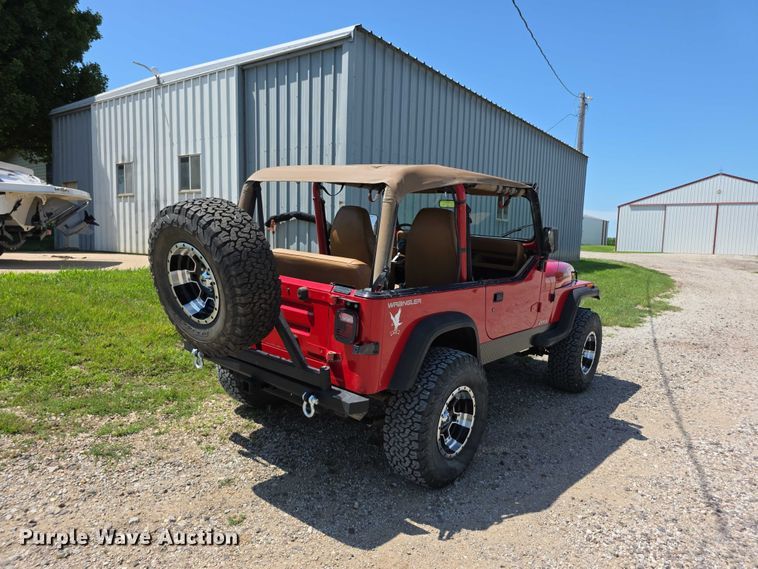 image for item EF3583 1994 Jeep Wrangler SUV