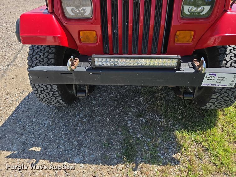 image for item EF3583 1994 Jeep Wrangler SUV